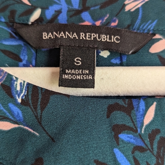 Banana Republic Green Floral Top - Picture 11 of 11